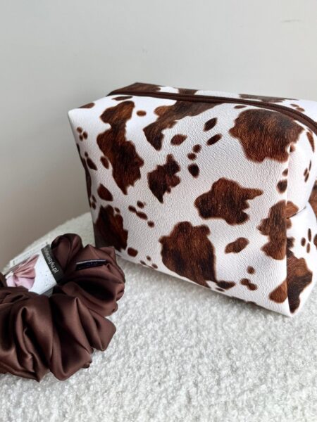 Kosmetyczka w modny wzór KRÓWKA