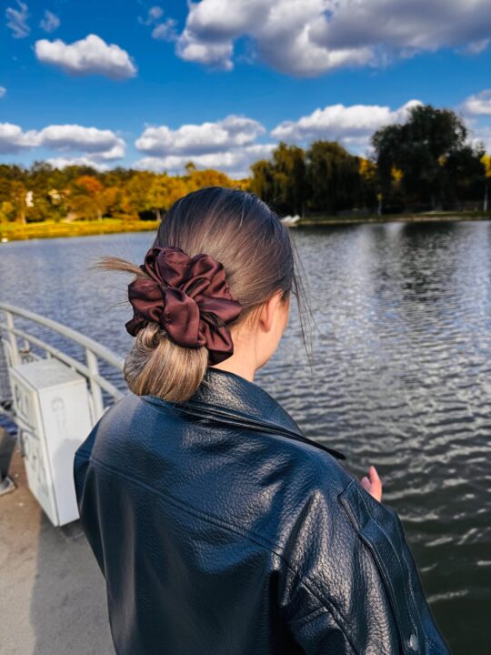 Satynowa gumka do włosów – CHOCOLATE maxi
