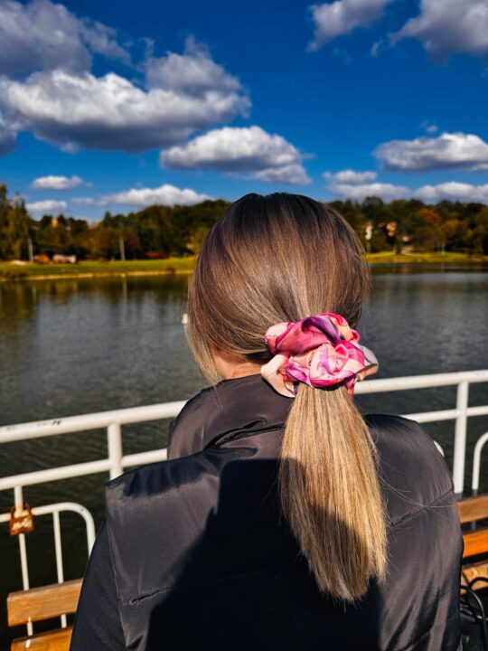 Satynowa gumka do włosów – PASTELOVE medium