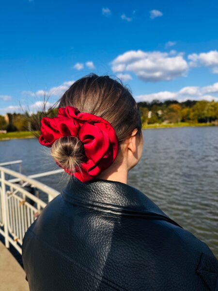 Satynowa gumka do włosów – bordowa CLARET maxi