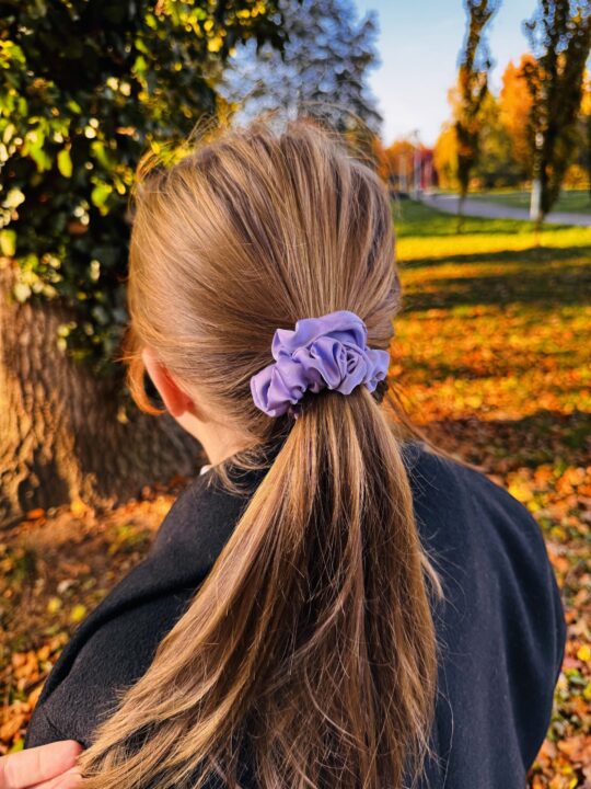 Satynowa gumka do włosów – LILA mini